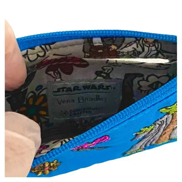 Vera Bradley Star Wars™ID Card Case  Limited Edition Yoda™ - Picture 4 of 11